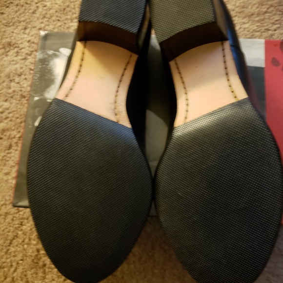 Capezio Female Spectators - Picture 2 of 3